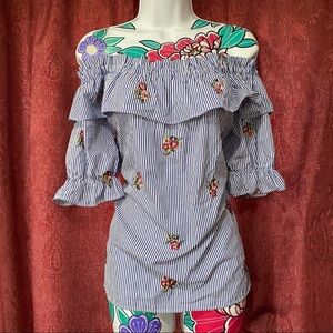 Seersucker Puff Sleeve Floral Embroidered Blouse
